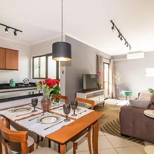 https://apartamento-moderno-com-pequeno-terraco-a-4km-do-consulado-usa.hotels-portoalegre.net